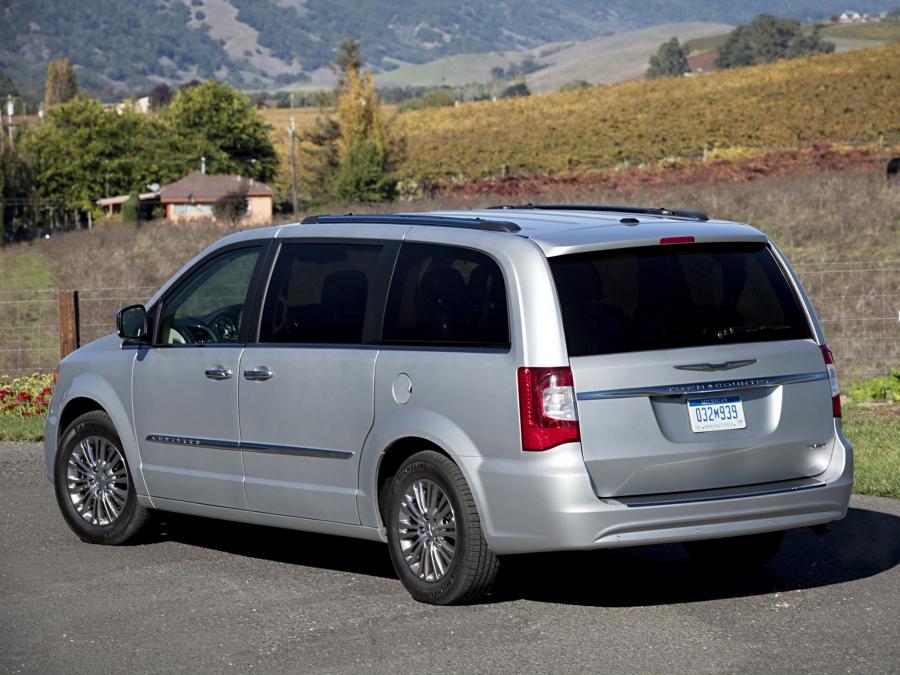  Chrysler Town & Country 2010 года  (фото 19 из 19)
